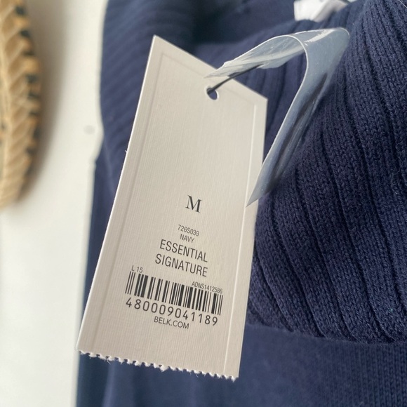 CROWN & IVY Navy Blue Turtleneck Essential Signature Sweater Medium New - Picture 3 of 4